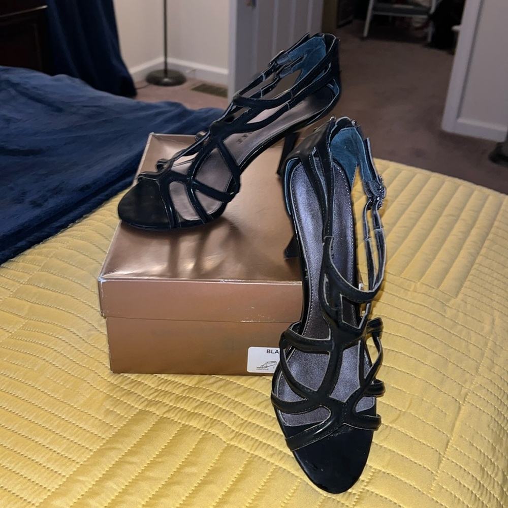 ⬇️⬇️Audrey Brooke black synthetic heels